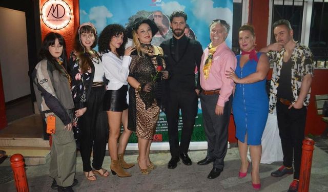 DERYA ŞEN'İN ŞEN KIZLARI TİYATRODA