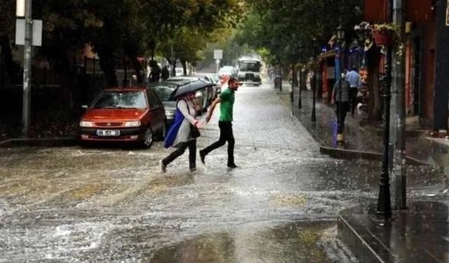 Ege ve Akdeniz’de Sağanak Alarmı: 8 İl İçin Kodlu Uyarı