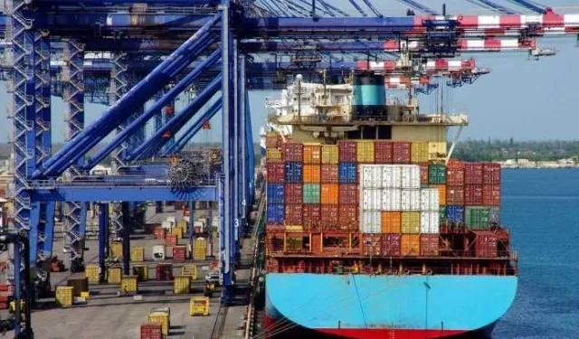 İhracat ve ithalat arttı; dış ticaret açığı genişledi