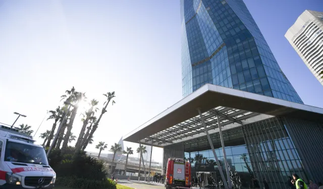 İzmir'de 47 katlı binada nefes kesen tatbikat