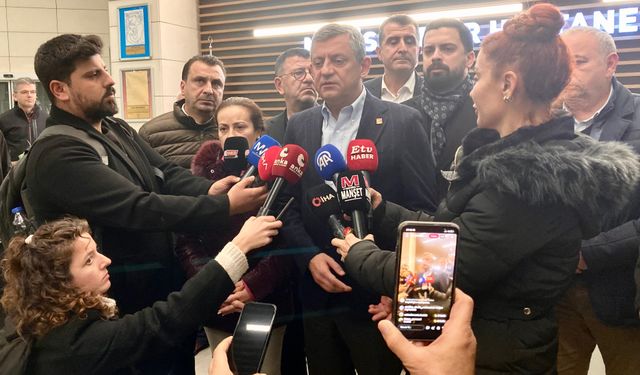 Özgür Özel’den Durbay Ailesine Duygusal Veda: “Bu Acı Manisa’nın Yüreğini Dağladı”