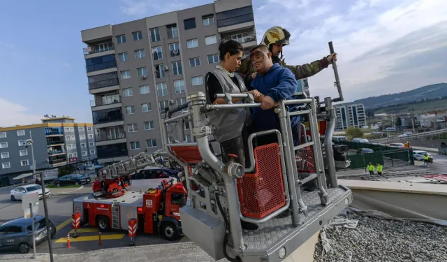 İzmir'de engelli bireylere deprem ve yangın tatbikatı