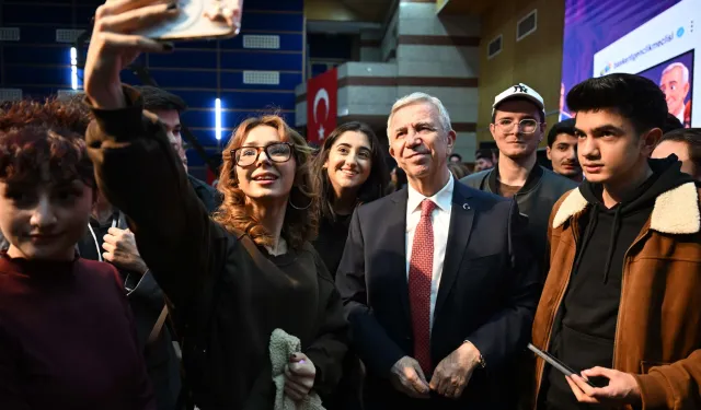 Mansur Yavaş Ankaralı gençlerle buluştu