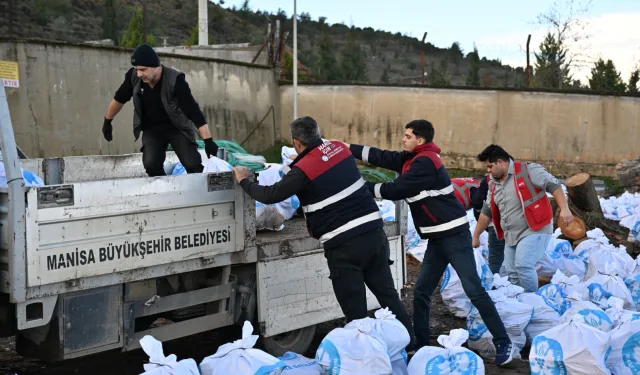 Manisa'da ihtiyaç sahiplerine yürek ısıtan destek