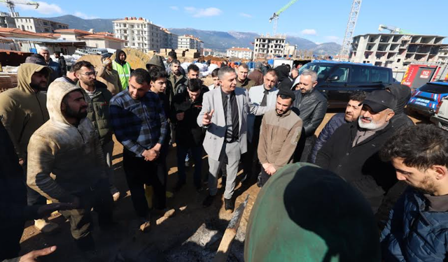 BAŞKAN ŞİMŞEK’TEN TOKİ ŞANTİYESİNE GEÇMİŞ OLSUN ZİYARETİ