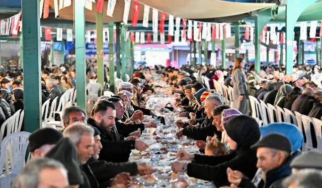 Manisa Demirci'de iftar sofrası birlik ve bereketi buluşturdu