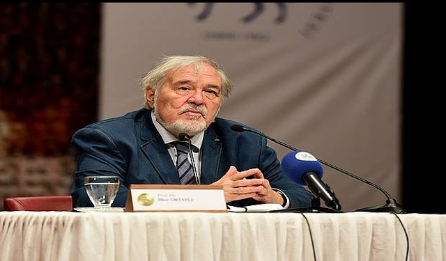 Tarihçi Prof. Dr. İlber Ortaylı Hayatını Kaybetti