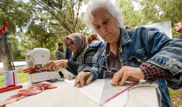 İzmir'de makineler taşındı, eğitim açık alanda sürdü... Meslek Fabrikası'nda açık hava eğitimi!