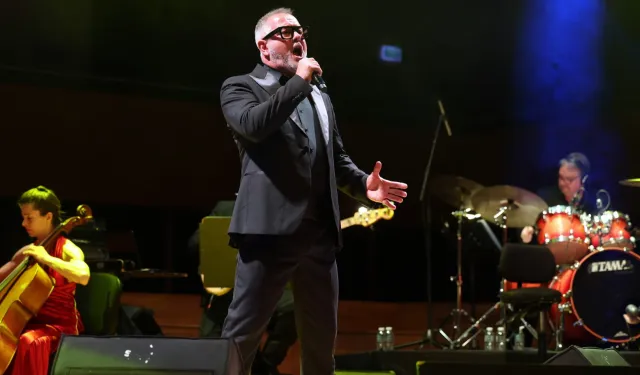 Luca Minnelli İzmir'de büyüledi