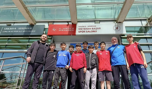 YUNUSEMRELİ GÜREŞÇİLER SAKARYA'DA MANİSA'NIN GURURU OLDU