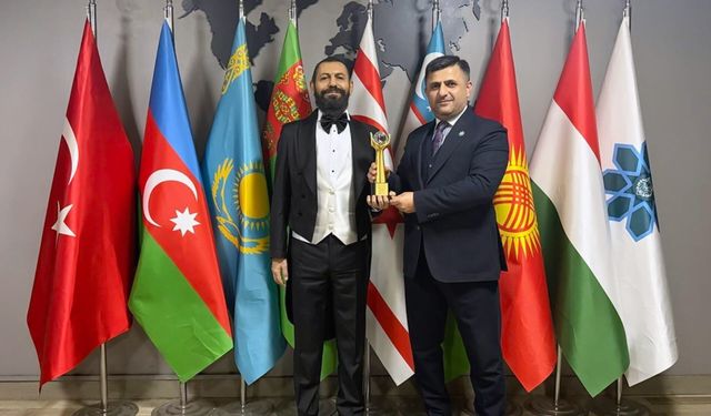 Dünyaca Ünlü Yazar Akif Manaf’a Küresel Bilinç ve Barış Ödülü Verildi