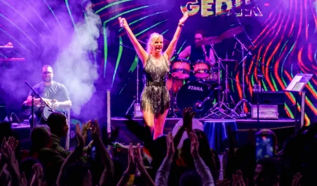 Ömür Gedik'in Bodrum sürprizi
