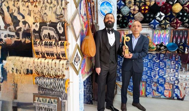 Akif Manaf “Birlik ve Barış Ödülü” ile Onurlandırıldı