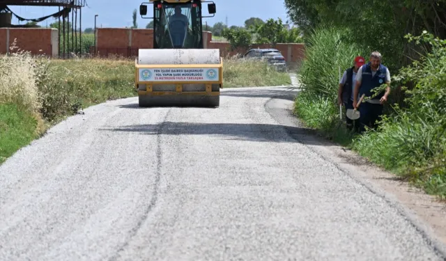 Manisa'da 5 mahalleyi bağlayan yol baştan sona yenilendi