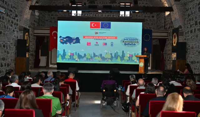 Manisa'da Sivil Katılım Zirvesi düzenlendi