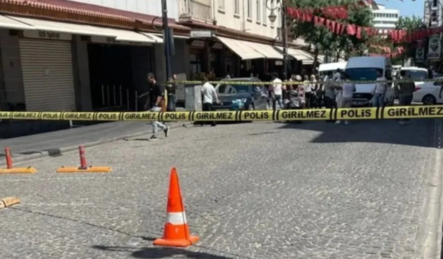 Koç Gurubuna Ait  Diyarbakır’da Bankaya Silahlı Saldırı: Şube Geçici Olarak Hizmete Kapatıldı