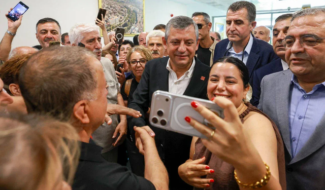 Özgür Özel'e Diyarbakır'da Coşkulu Karşılama
