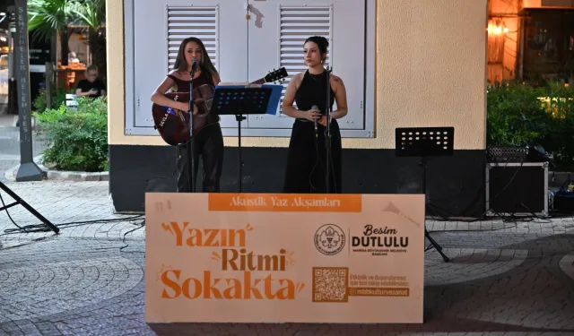 Akustik Yaz Akşamları ile müziğin ritmi Manisa'da