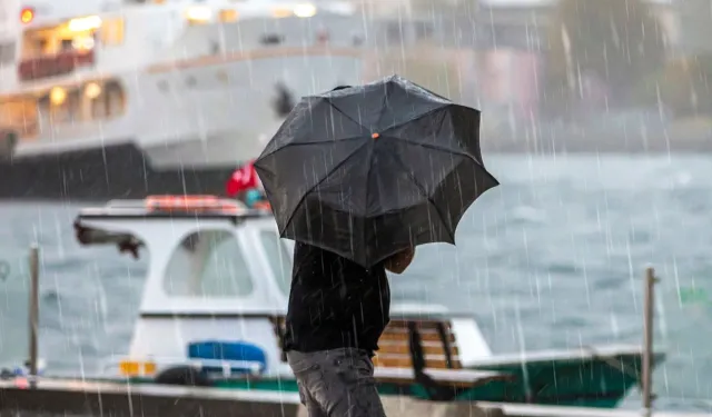 İstanbul'a sağanak ve kuvvetli poyraz uyarısı... Sıcaklıklar 4 derece düşecek