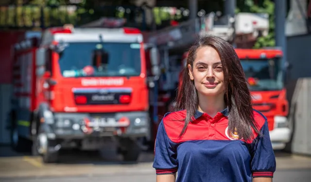 İzmir İtfaiyesi'nin ilk kadın şoförü