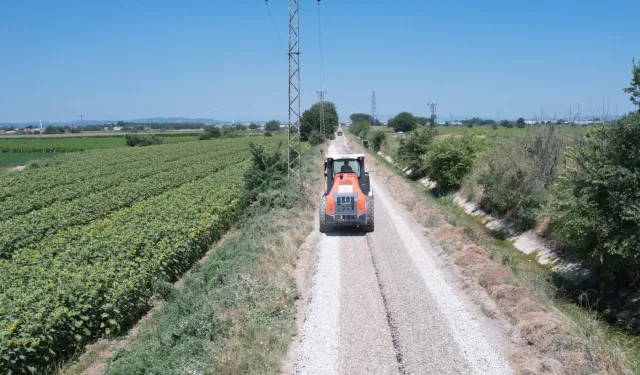 Manisa'da 4,5 kilometrelik ova yoluna asfalt