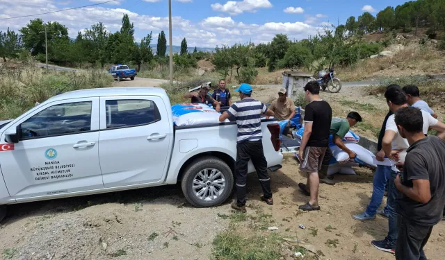 Manisa'da yangından etkilenen Gördesli üreticiye yem desteği