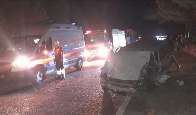 Geceyi Kana Bulayan Kaza! Selendi'de Otomobil ile Traktör Çarpıştı