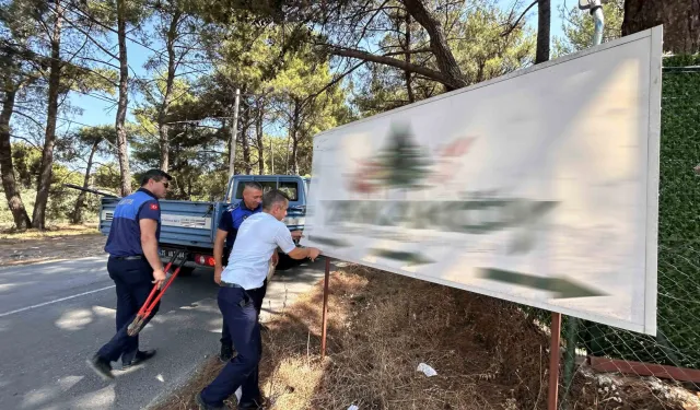 Zabıta affetmedi! Usulsüz tabelalar indirildi