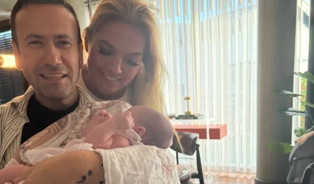 Demet Akalın ve Özgür Aras'tan Mihre bebek ziyareti