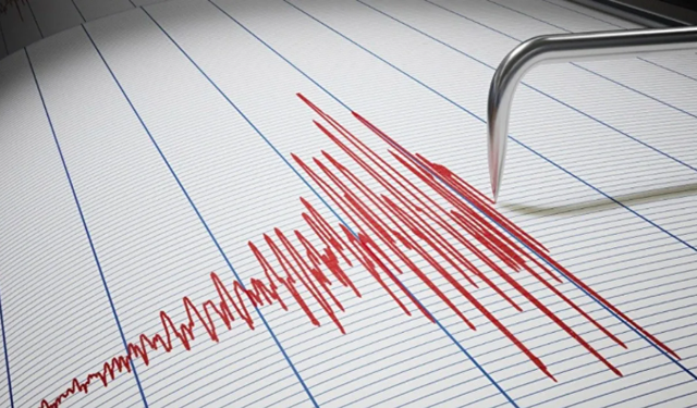 Adana'da Korkutan Deprem! 5 İlde Hissedildi