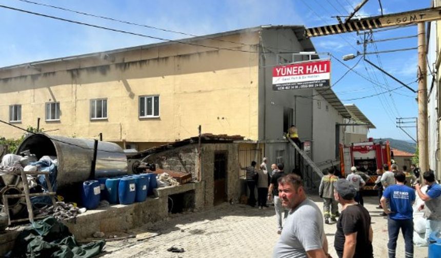 Manisa Demirci’de Halı Fabrikasında Yangın: Elektrik Tesisatı Zarar Gördü