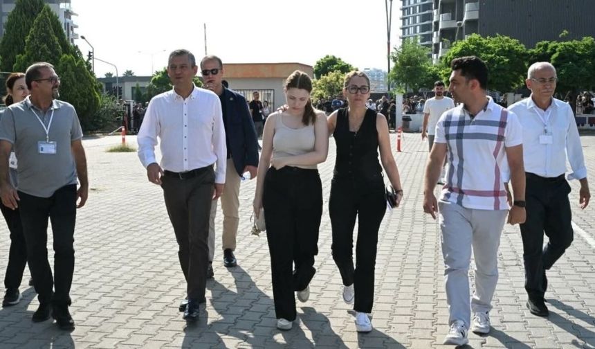 Özgür Özel, Ferdi Zeyrek'in kızını YKS'de yalnız bırakmadı