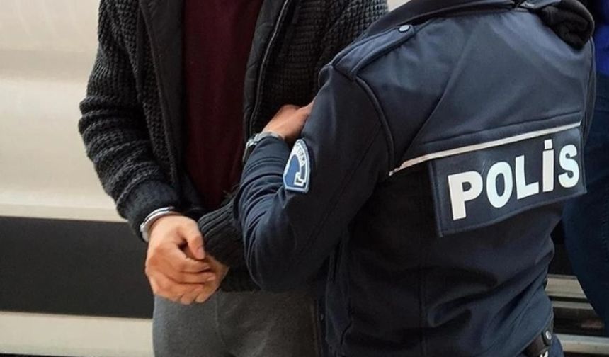 Genç kıza yumruk atan taksici gözaltında