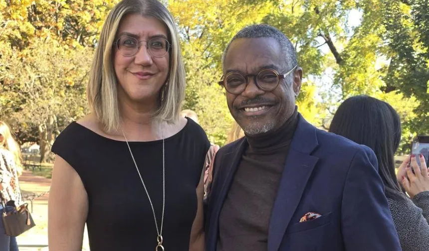 Beyaz Saray'da sürpriz karşılaşma... Aynı noktada haber sundular