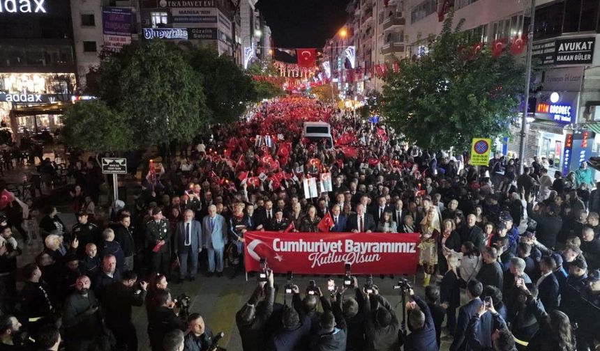 Manisa’da Cumhuriyet’in 102. Yılına Görkemli Kutlama