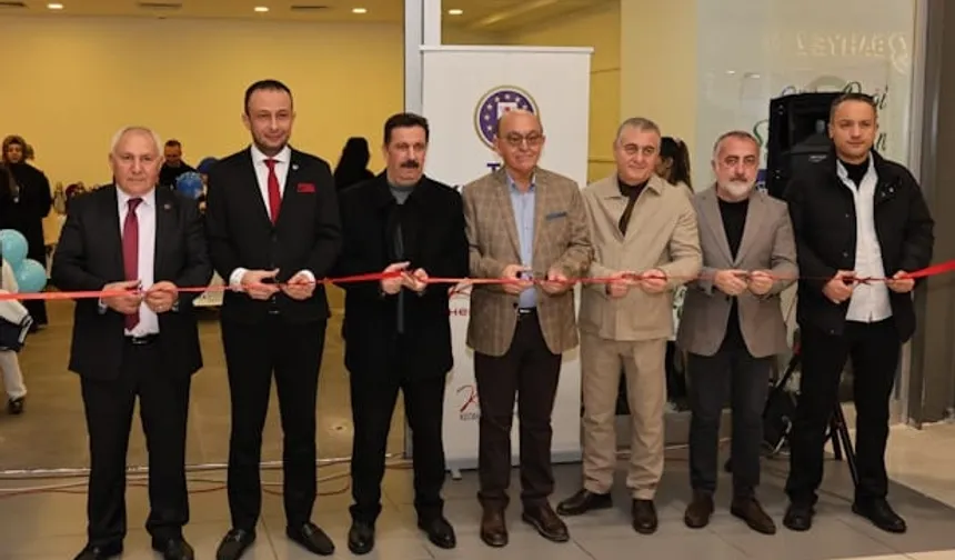 Kütahya'da yöresel lezzetler ve el sanatları görücüye çıktı