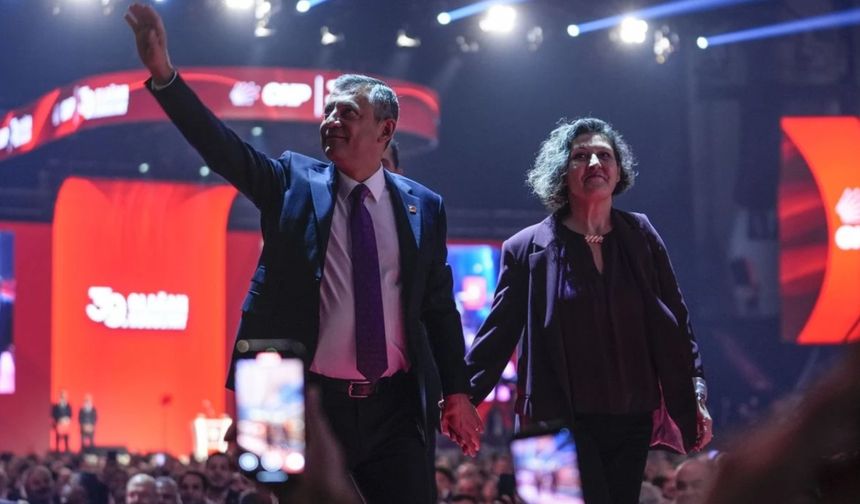 Özgür Özel, CHP 39. Olağan Kurultayı’nda Yeniden Genel Başkan Seçildi