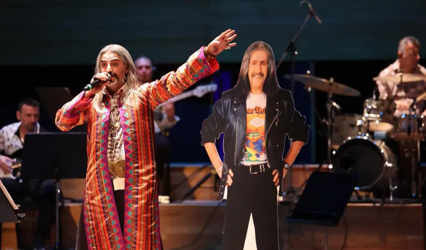 Barış Manço, İzmir'de şarkılarıyla anıldı