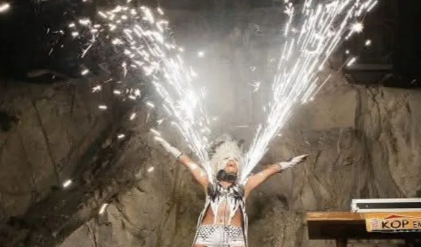 DJ Eva'dan sezona görkemli başlangıç