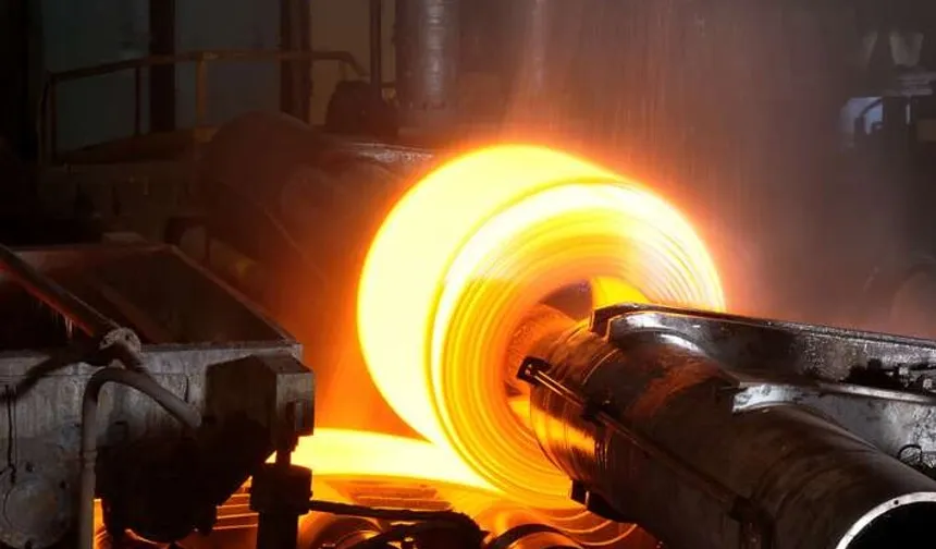 Sanayi üretimi yıllık arttı, aylık azaldı