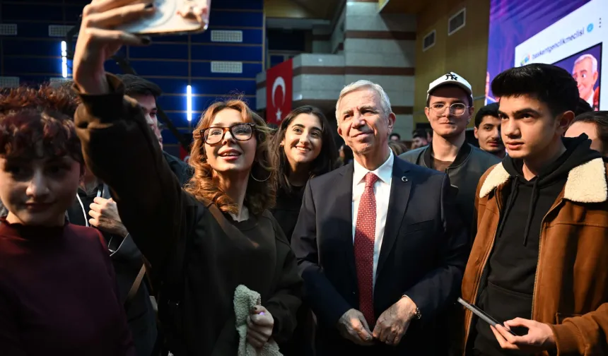 Mansur Yavaş Ankaralı gençlerle buluştu