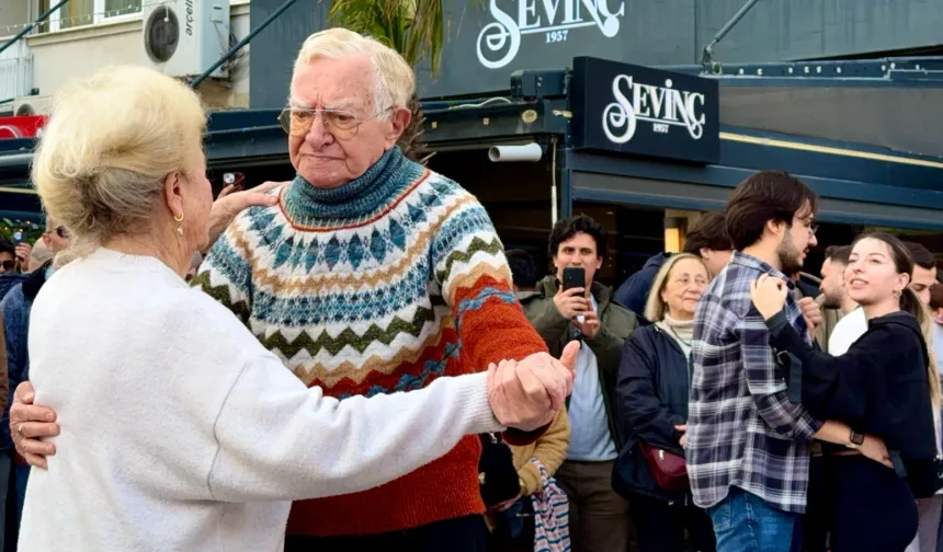 Aşkın melodileri Alsancak'ta yükseldi