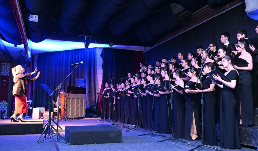 Çok Sesli Gençlik ve Çocuk Korosu Sanatseverlerle Buluştu