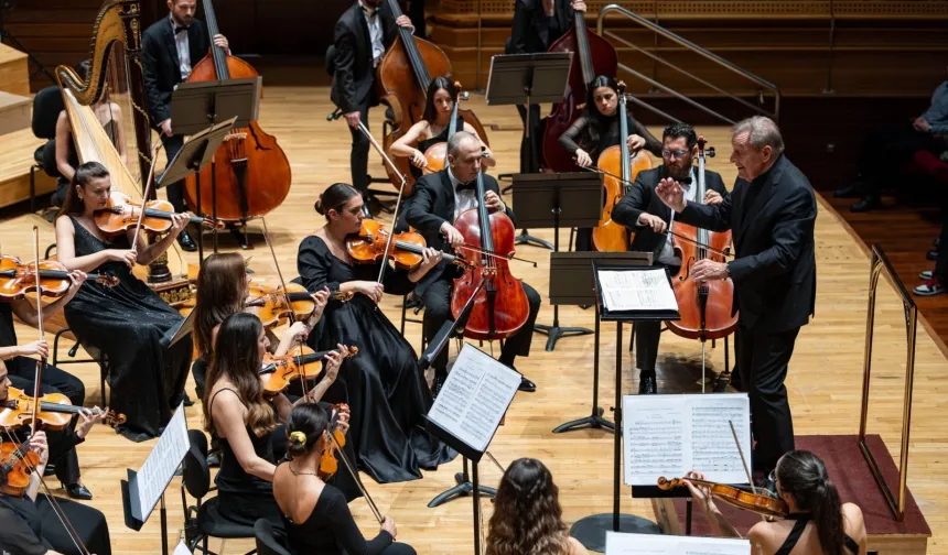 Klasik müziğin ustaları İzmir'de buluştu