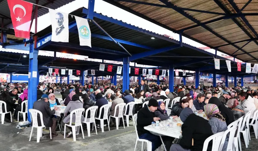 Manisa Büyükşehir'in iftar sofrası Gördes'te kuruldu
