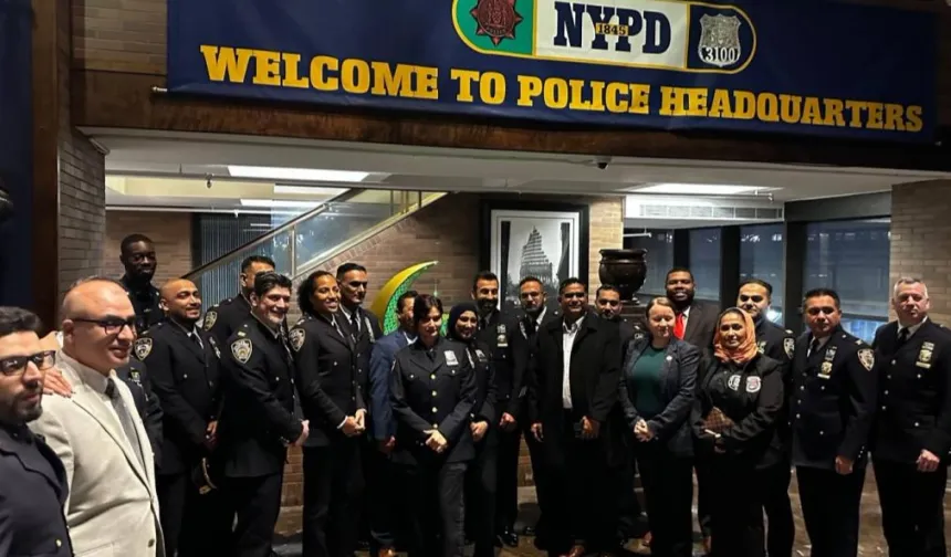 New York Polis Teşkilatı'nda Ramazan hilali yakıldı