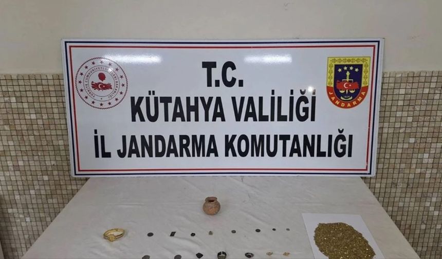 Kütahya Emet’te Tarihi Eser Operasyonu: Roma ve Bizans Dönemine Ait 17 Parça Ele Geçirildi