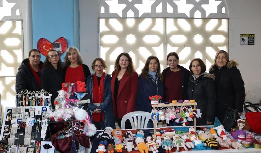 YUNUSEMRE’DE 14 ŞUBAT TEMALI PAZAR KURULDU