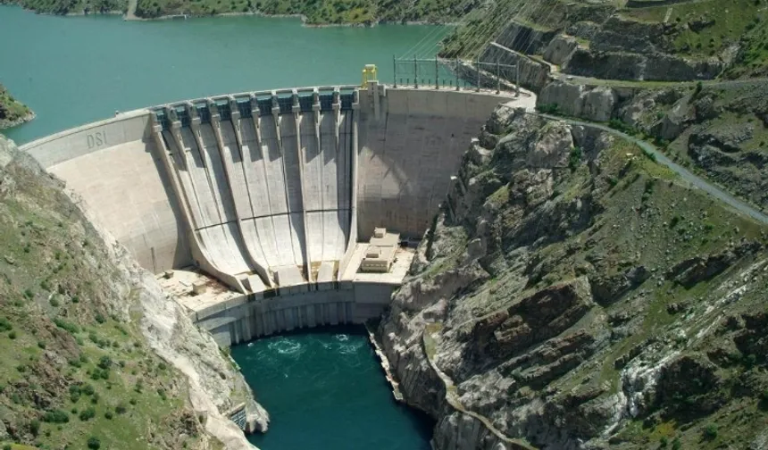 Türkiye'nin elektrik kurulu gücü 123 bin megavata ulaştı... Elektrikte yerli kaynak payı yüzde 71,9