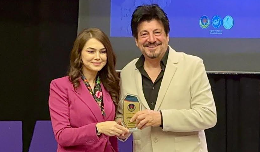 Ekin Akkaş’tan Kadınlar Günü’ne Halaylı Kutlama